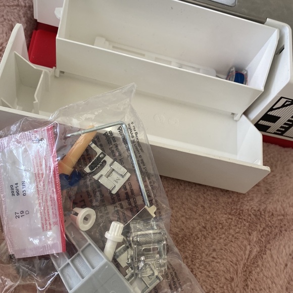 Sewing Machine - Picture 3 of 3